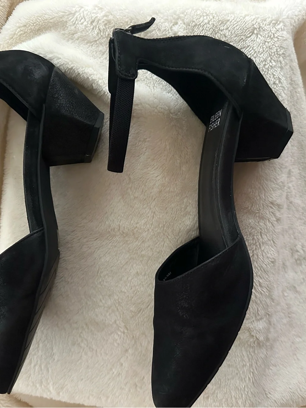 Eileen Fisher elegant pointed